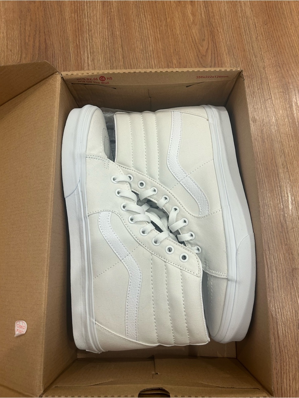 Men’s Vans Sk8-Hi’s Triple White